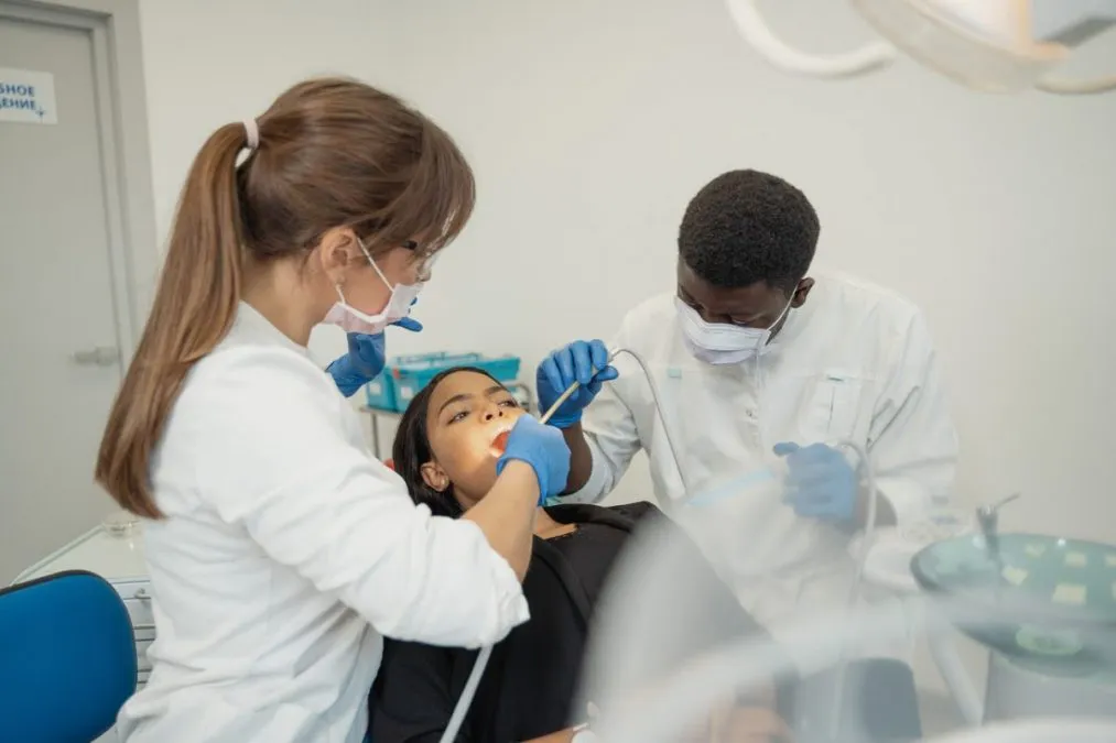 Wszystko co powinieneś wiedzieć o znieczuleniu w salonie dentystycznym